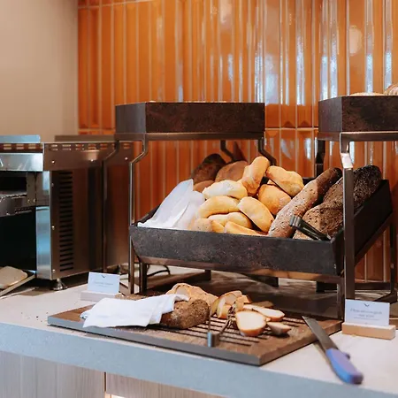 Hotel Moevenpick Bari