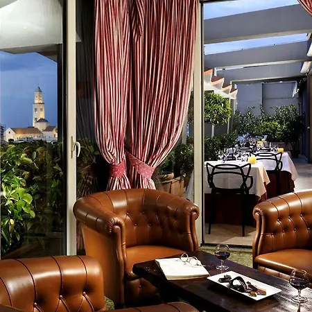 Hotel Moevenpick 4*