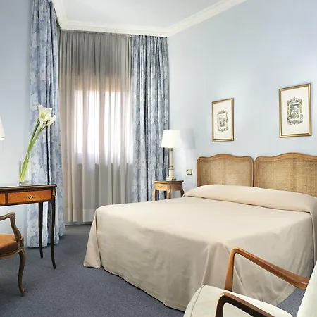 Готель Palace 4*