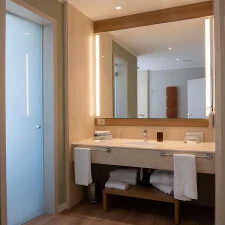 Moevenpick Готель 4*