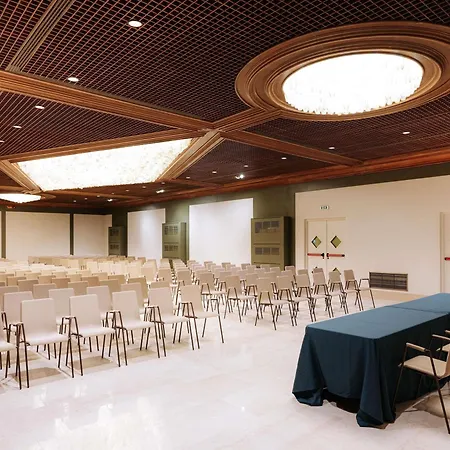 Готель Moevenpick Барі