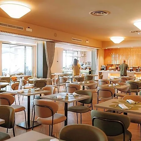 Hotel Moevenpick 4*