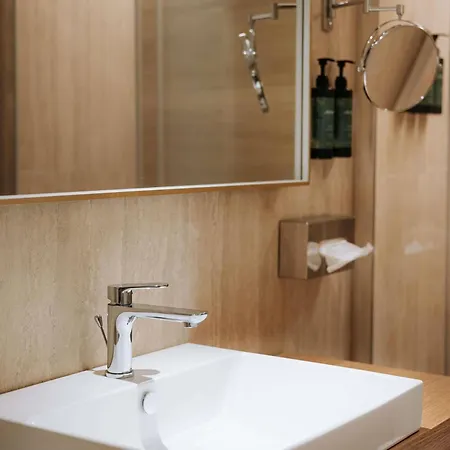 Готель Moevenpick 4*