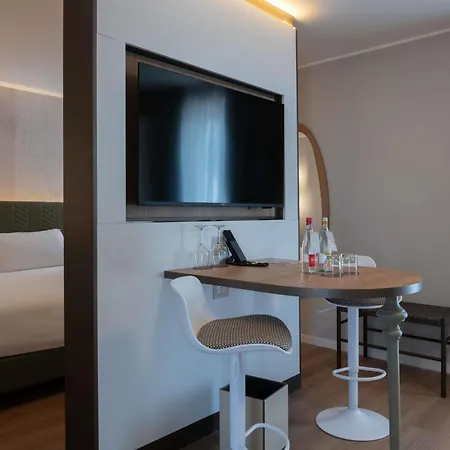 Готель Moevenpick Барі