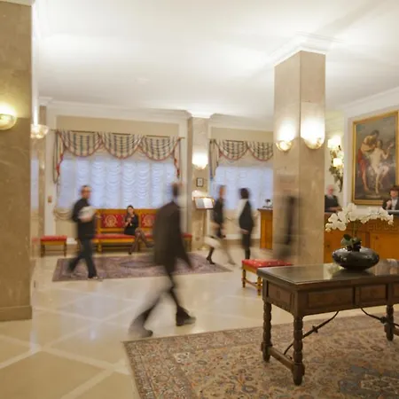 Palace Готель 4*