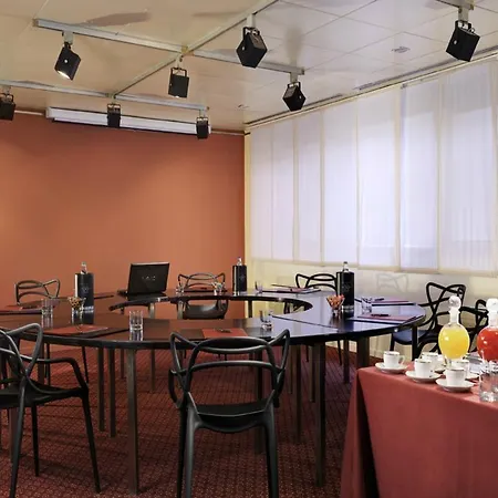 Hotel Moevenpick Hotel Bari 4*